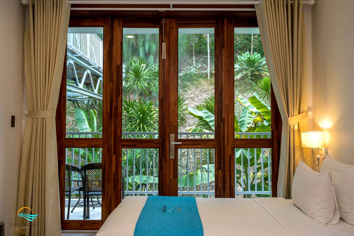 Phòng Deluxe tại Casa Marina Resort Quy Nhơn